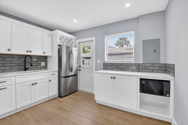 341 SE 3rd Avenue, Delray Beach, FL 33483