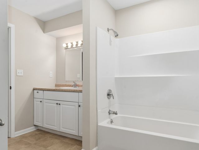 105 Blackhawk Drive, Minooka, IL 60447