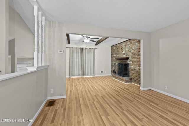 8016 Cortland Dr, Louisville, KY 40228