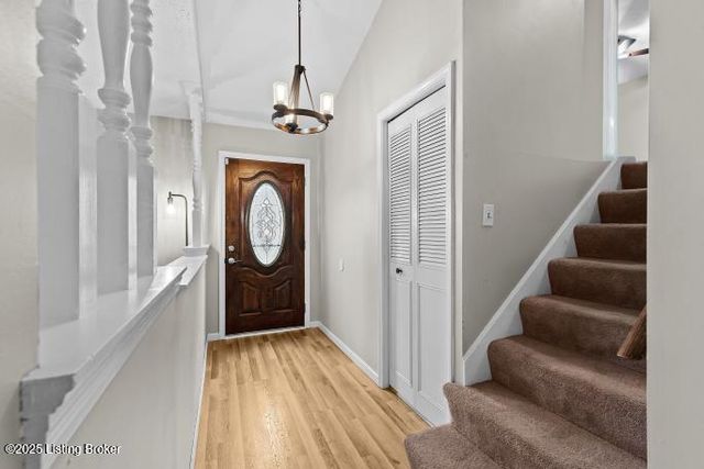 8016 Cortland Dr, Louisville, KY 40228