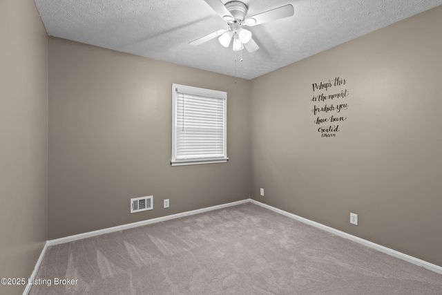 8016 Cortland Dr, Louisville, KY 40228