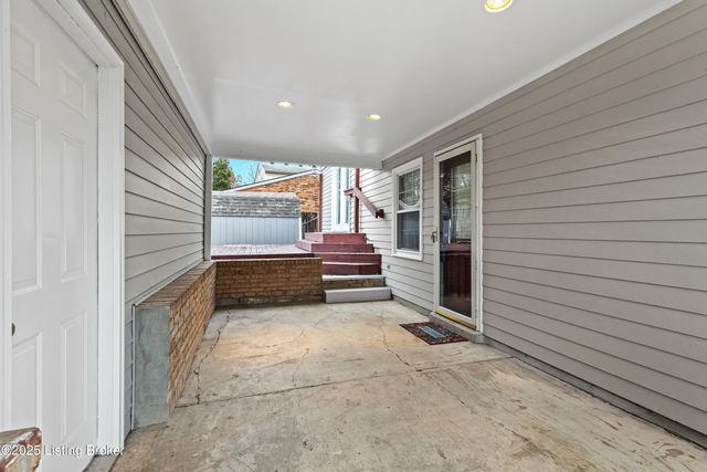 8016 Cortland Dr, Louisville, KY 40228