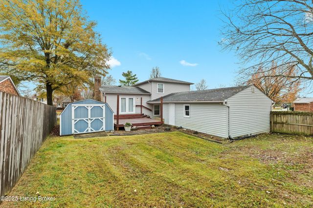 8016 Cortland Dr, Louisville, KY 40228