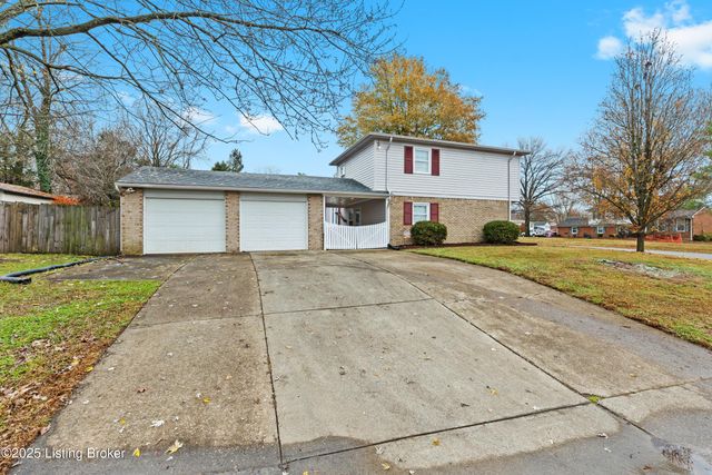8016 Cortland Dr, Louisville, KY 40228