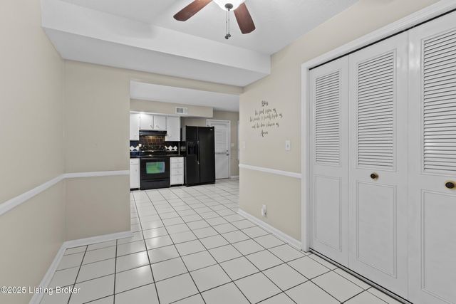 8016 Cortland Dr, Louisville, KY 40228