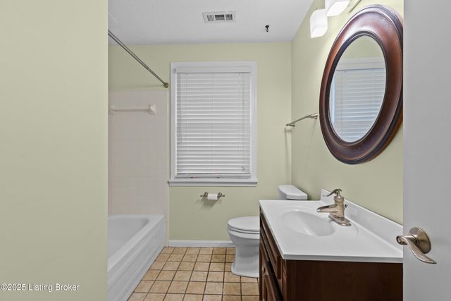 8016 Cortland Dr, Louisville, KY 40228