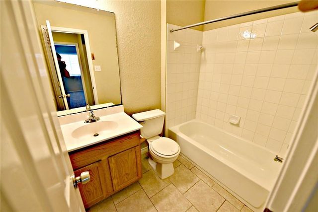 1110 Henderson DR, Leander, TX 78641