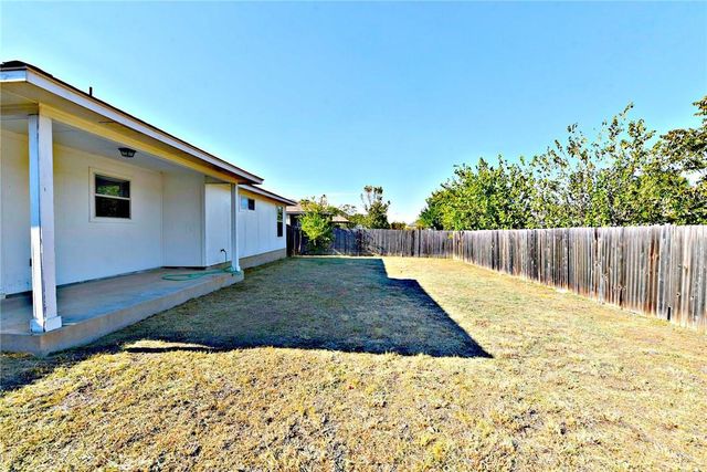 1110 Henderson DR, Leander, TX 78641