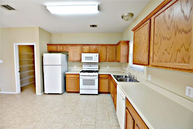 1110 Henderson DR, Leander, TX 78641