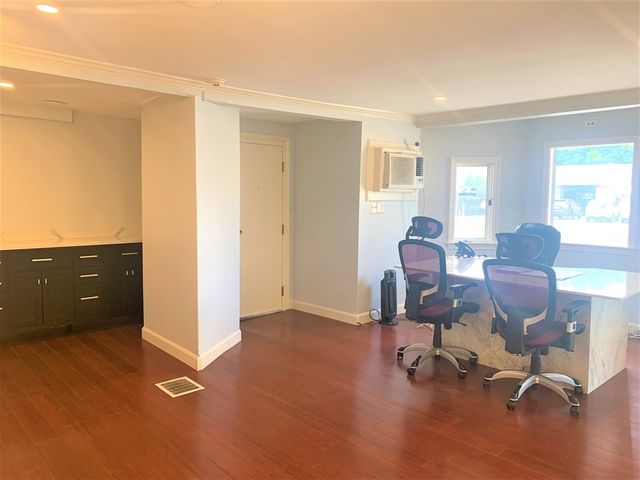 2076 Revere Beach Park Way, Everett, MA 02149