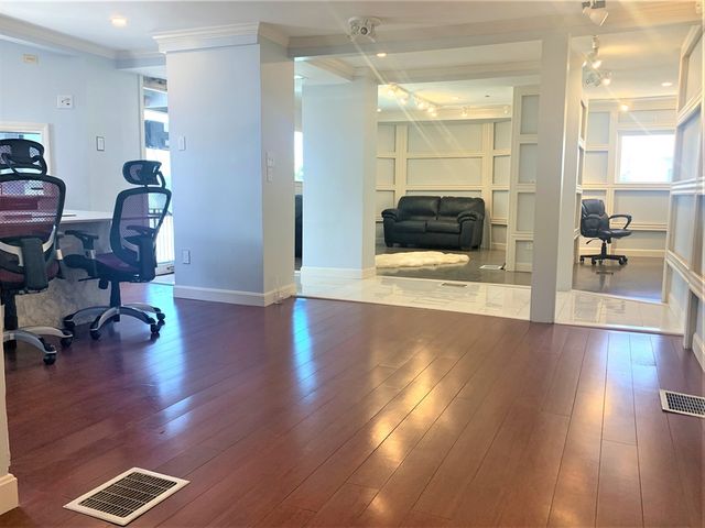 2076 Revere Beach Park Way, Everett, MA 02149