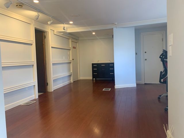 2076 Revere Beach Park Way, Everett, MA 02149