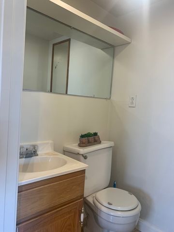 2076 Revere Beach Park Way, Everett, MA 02149