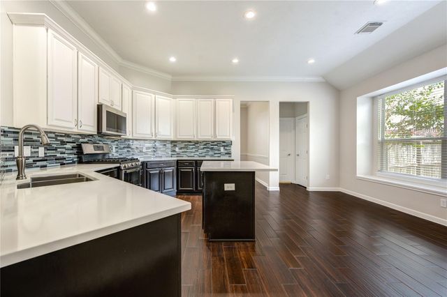 226 Rolling Springs Lane, Dickinson, TX 77539