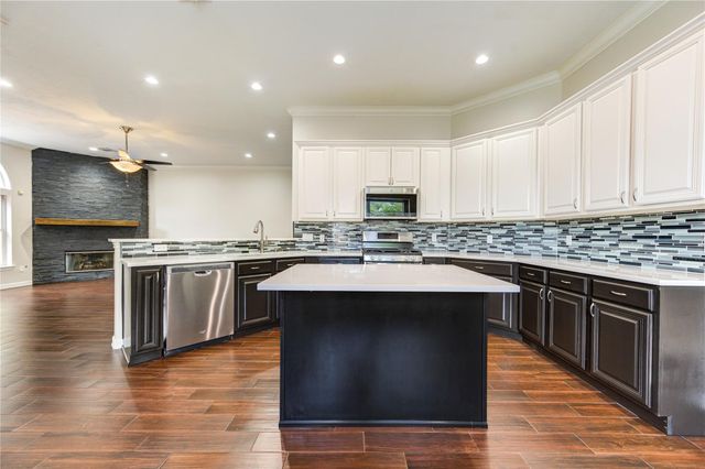 226 Rolling Springs Lane, Dickinson, TX 77539