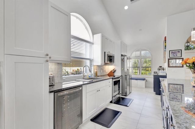 2354 Saratoga Bay Drive, West Palm Beach, FL 33409