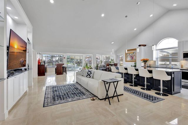 2354 Saratoga Bay Drive, West Palm Beach, FL 33409