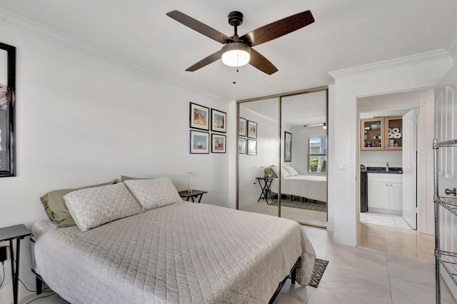 2354 Saratoga Bay Drive, West Palm Beach, FL 33409