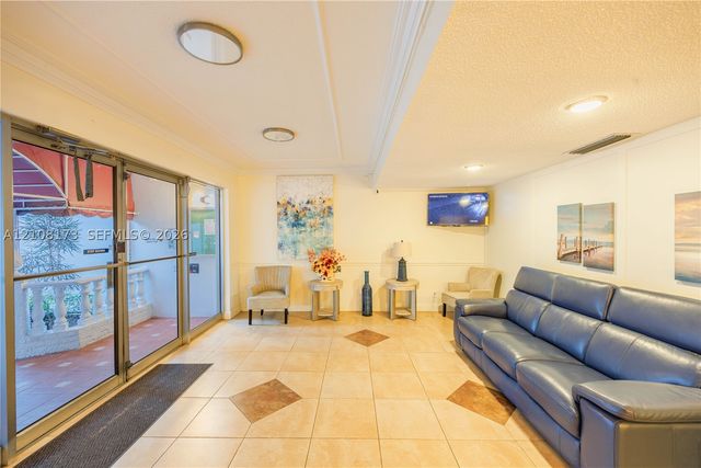 4750 NW 22nd Ct 211, Lauderhill, FL 33313