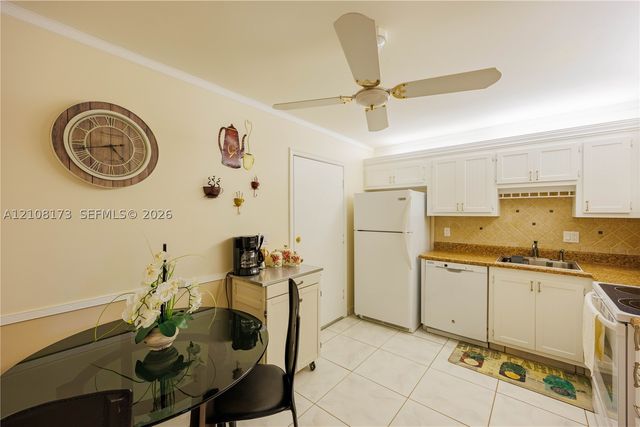 4750 NW 22nd Ct 211, Lauderhill, FL 33313