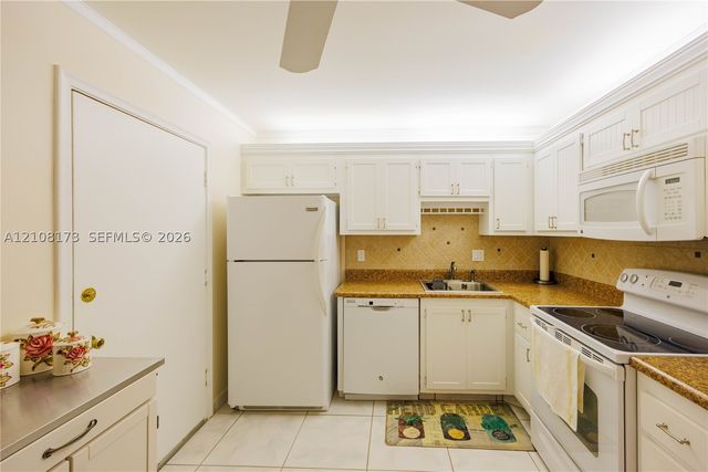 4750 NW 22nd Ct 211, Lauderhill, FL 33313
