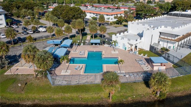 4750 NW 22nd Ct 211, Lauderhill, FL 33313