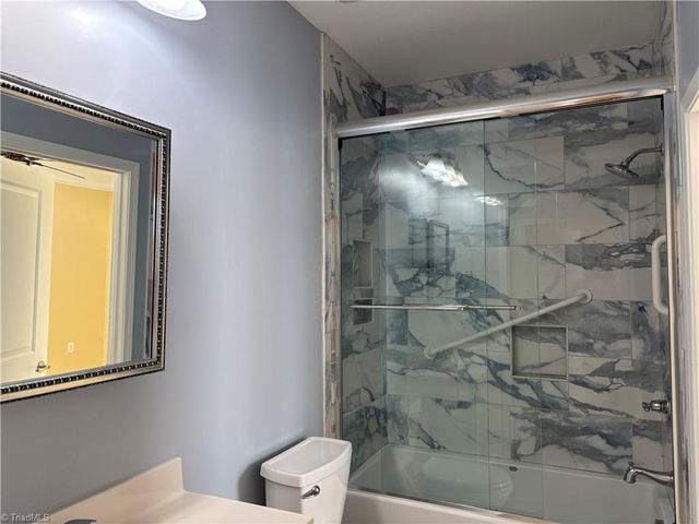 6815 Hanesbrook Circle 304, Clemmons, NC 27012