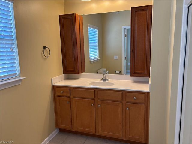 6815 Hanesbrook Circle 304, Clemmons, NC 27012