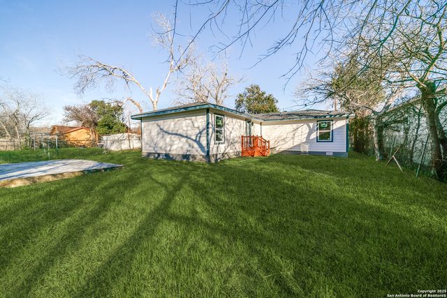 1414 Burleson, San Antonio, TX 78202