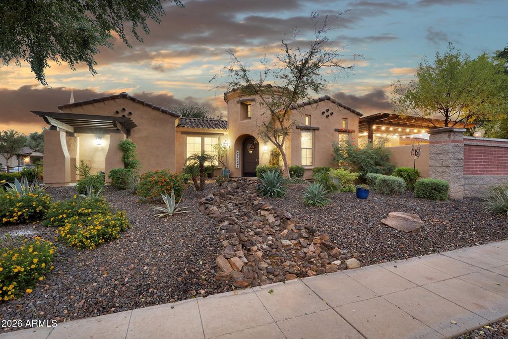 15216 W WINDROSE Drive, Surprise, AZ 85379 — photo 2