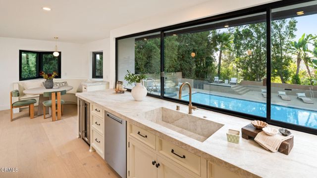 9617 Oak Pass Road, Beverly Hills, CA 90210