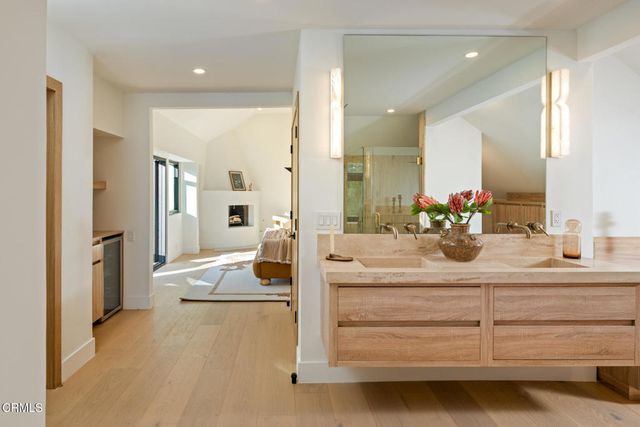 9617 Oak Pass Road, Beverly Hills, CA 90210