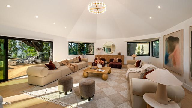 9617 Oak Pass Road, Beverly Hills, CA 90210