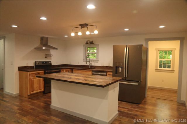 1185 E Pine Street, Westville, OK 74965