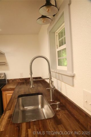 1185 E Pine Street, Westville, OK 74965