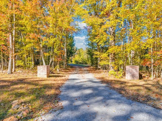 700 Falls Rd, Monterey, TN 38574