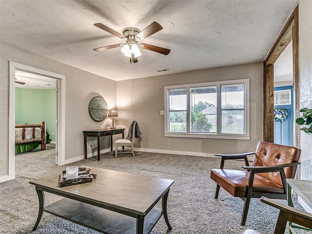 418 W Grimes Avenue, Cashion, OK 73016