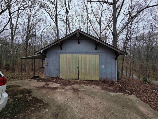 2309 Gwin Ln, Benton, AR 72019