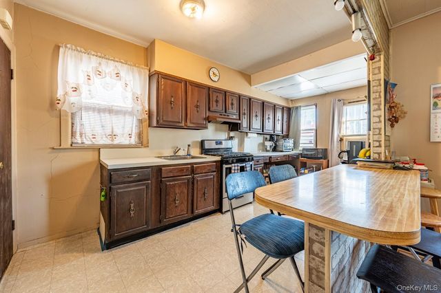 1588 Hone Avenue, Bronx, NY 10461