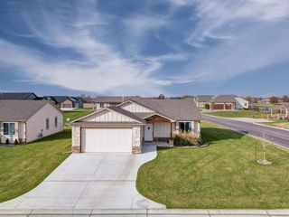1205 E Park Glen Ct, Clearwater, KS 67026