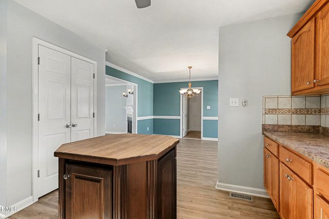 1212 Thistle Gold Drive, Hope Mills, NC 28348