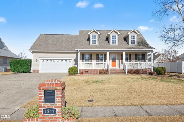 1212 Thistle Gold Drive, Hope Mills, NC 28348