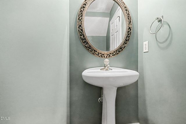 1212 Thistle Gold Drive, Hope Mills, NC 28348