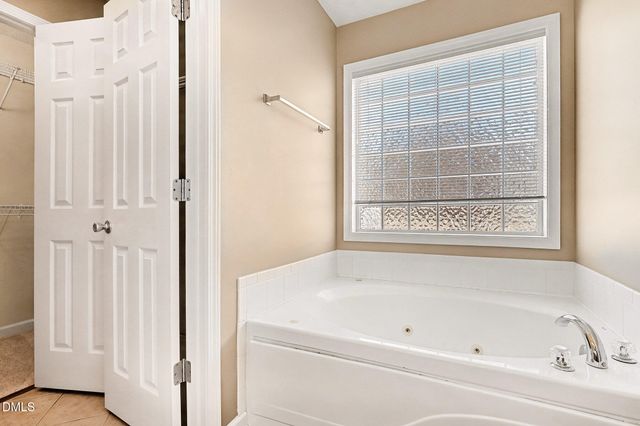 1212 Thistle Gold Drive, Hope Mills, NC 28348