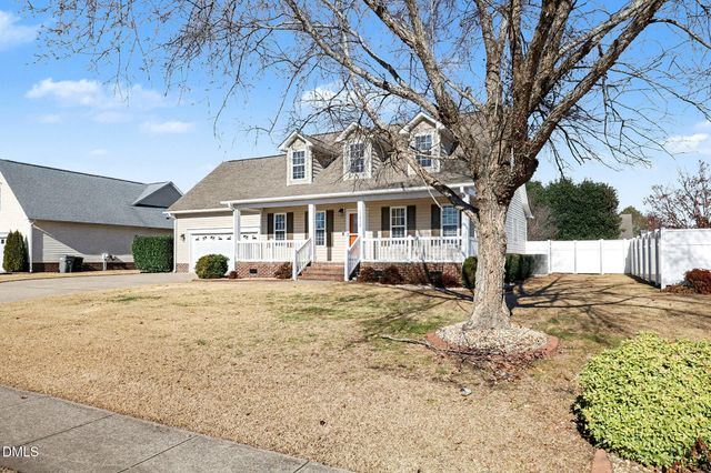 1212 Thistle Gold Drive, Hope Mills, NC 28348