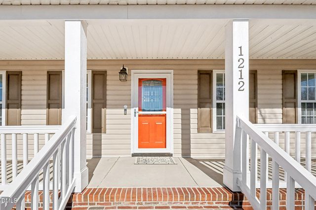 1212 Thistle Gold Drive, Hope Mills, NC 28348