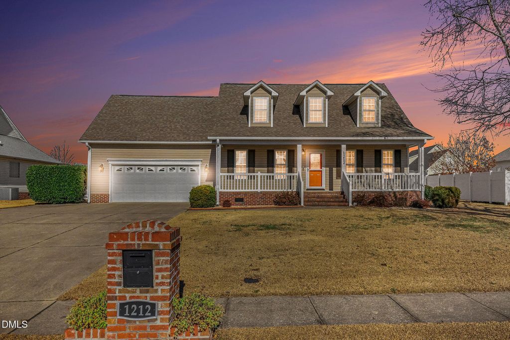 1212 Thistle Gold Drive, Hope Mills, NC 28348