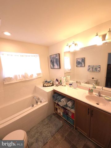 96 AYRSHIRE DR, Hanover, PA 17331