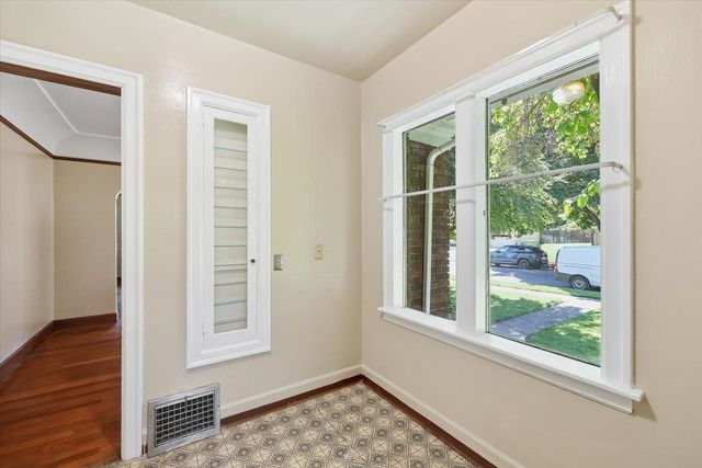 1027 E 17th Ave, Spokane, WA 99203