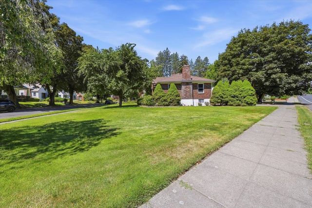 1027 E 17th Ave, Spokane, WA 99203
